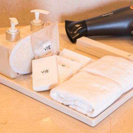 Vie Hotel Bangkok, Mgallery Kültér fotó VIE amenities