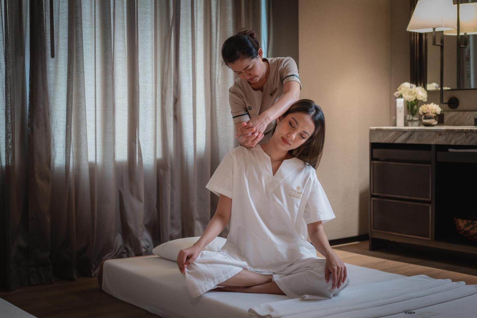 Vie Hotel Bangkok, Mgallery Kültér fotó Thai massage